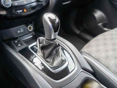 Used 2022 Nissan Rogue Sport SV w/ Technology Package image 34