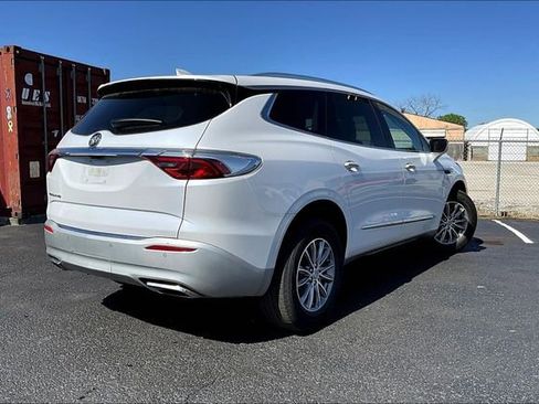 Used 2023 Buick Enclave Essence FWD image 4