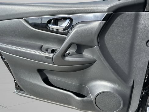 Used 2017 Nissan Rogue Sport SL image 22