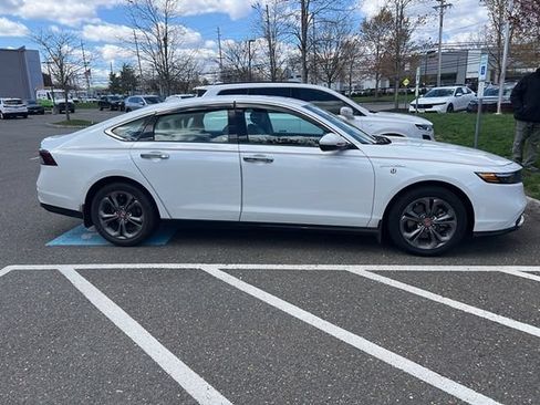 Used 2024 Honda Accord EX-L image 7