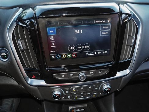 Used 2024 Chevrolet Traverse LT AWD/4WD image 9