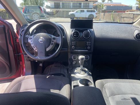 Used 2015 Nissan Rogue S w/ Convenience Package AWD/4WD image 9