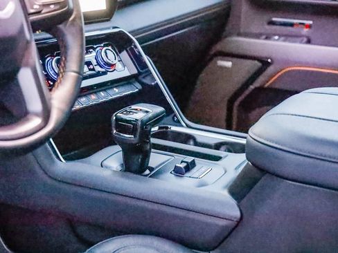 Used 2023 GMC Sierra 1500 AT4 w/ Technology Package image 17