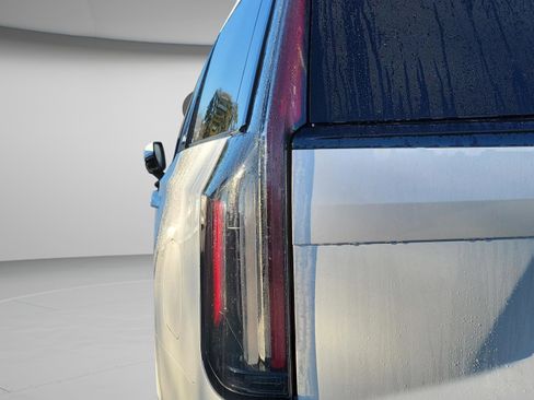 Used 2021 Cadillac Escalade Sport image 19