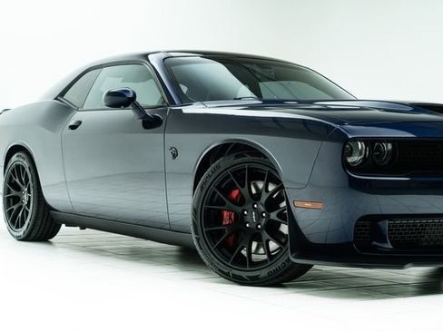 Used 2015 Dodge Challenger SRT Hellcat image 3