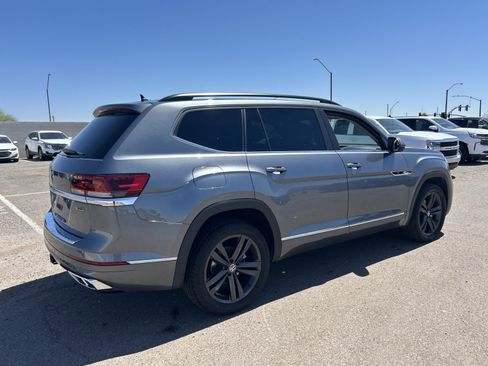 Used 2021 Volkswagen Atlas SE w/ Panoramic Sunroof Package image 4