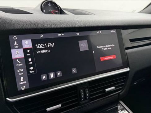 Used 2019 Porsche Cayenne AWD/4WD image 29