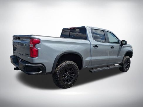Used 2023 Chevrolet Silverado 1500 ZR2 w/ Technology Package AWD/4WD image 4
