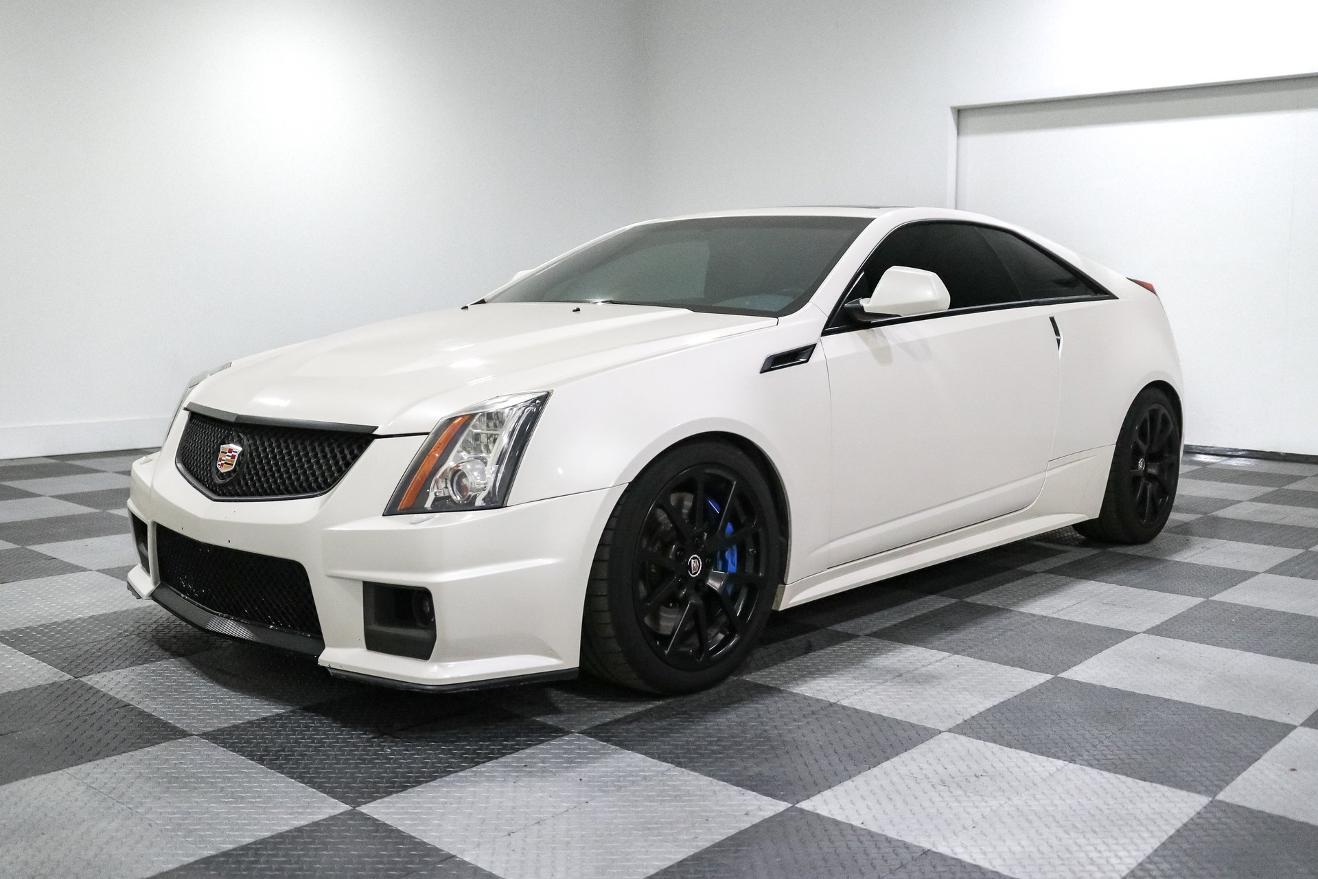 Used 2011 Cadillac CTS V RWD image 3