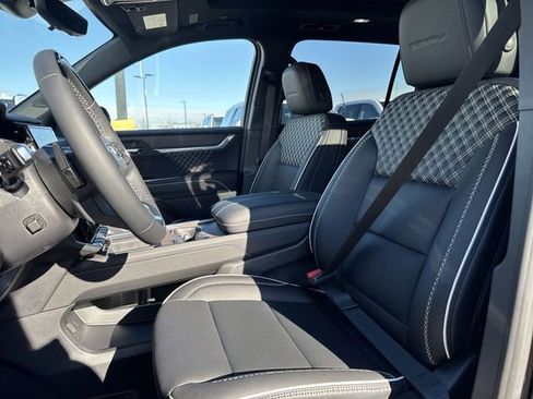 New 2026 GMC Acadia Denali w/ Super Cruise Package image 11