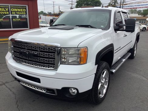 Used 2013 GMC Sierra 2500 Denali w/ Snow Plow Prep Package image 3