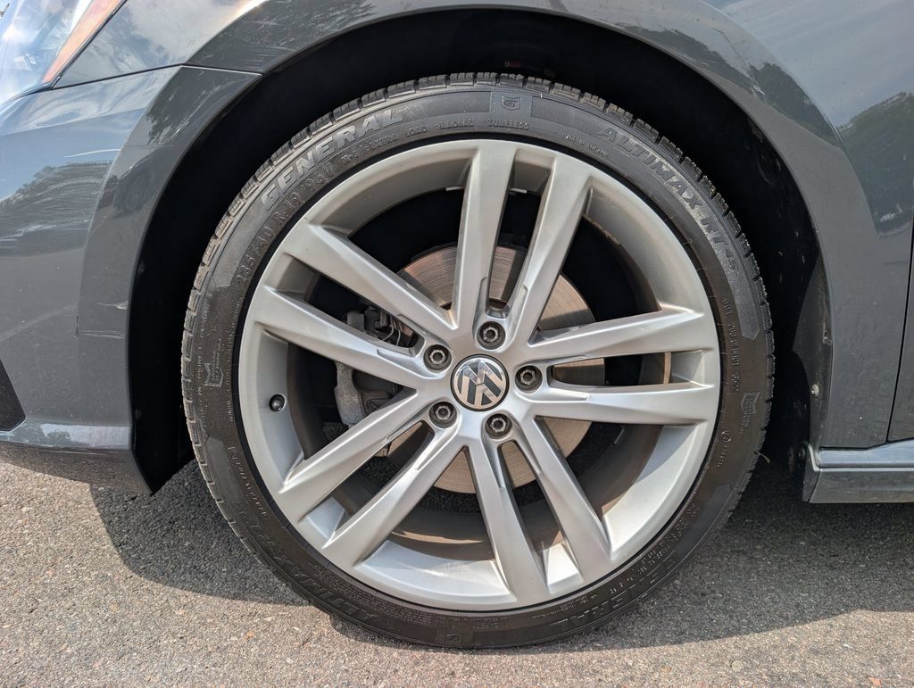 Used 2017 Volkswagen Passat 1.8T R-Line FWD image 12