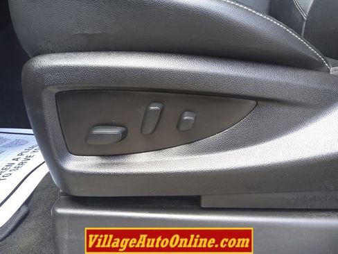 Used 2018 Chevrolet Suburban Premier AWD/4WD image 19