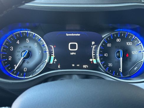 New 2027 Chrysler Pacifica Select FWD image 22