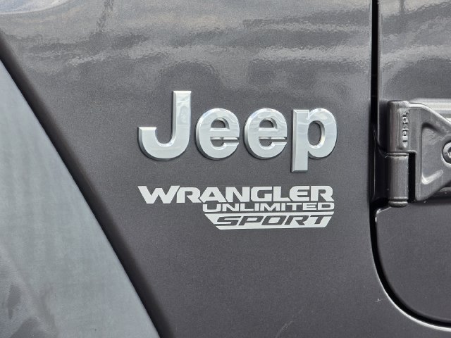 Used 2018 Jeep Wrangler Unlimited Sport S AWD/4WD image 32