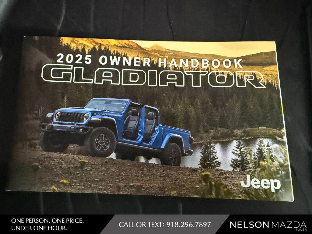 Used 2025 Jeep Gladiator Mojave w/ Convenience Group AWD/4WD image 46