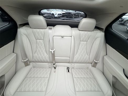 Used 2023 Buick Envision Avenir image 23