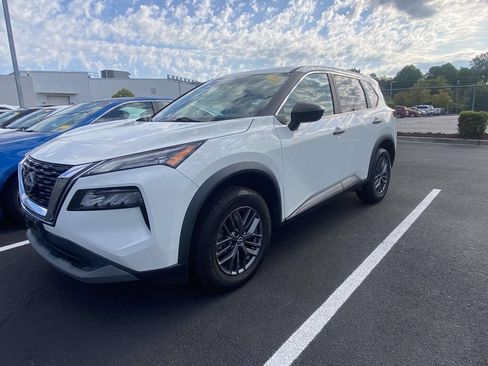 Used 2023 Nissan Rogue S FWD image 4