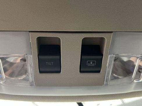 Used 2014 Ford Edge Limited w/ Equipment Group 301A AWD/4WD image 28