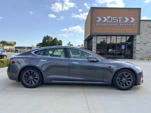 Used 2018 Tesla Model S 100D AWD/4WD image 9