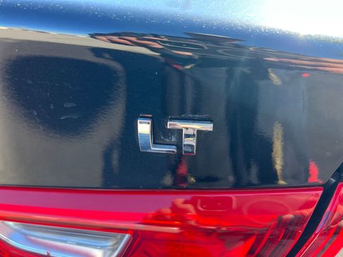 Used 2023 Chevrolet Malibu LT FWD image 27