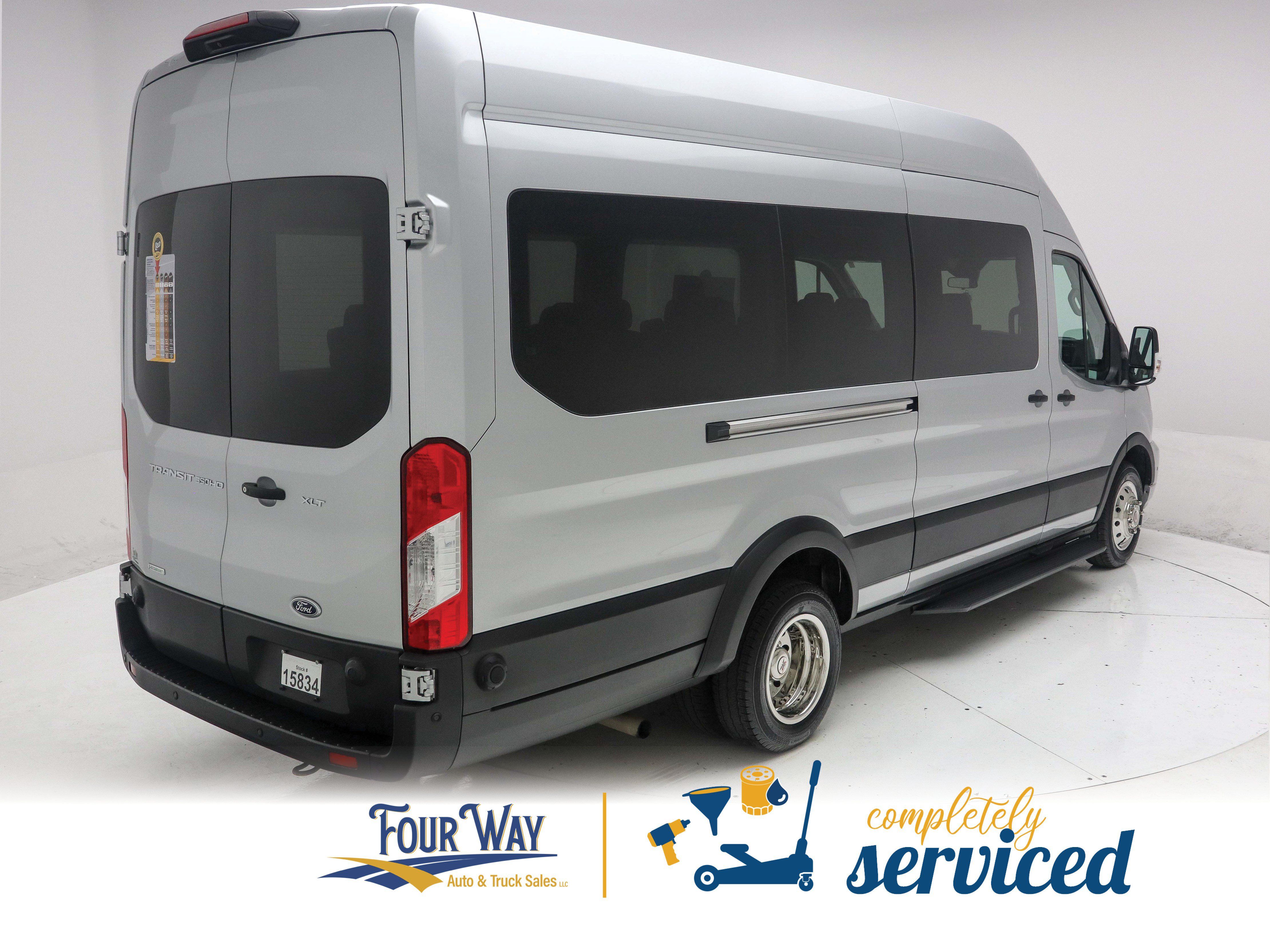 Used 2024 Ford Transit 350 XLT RWD image 4
