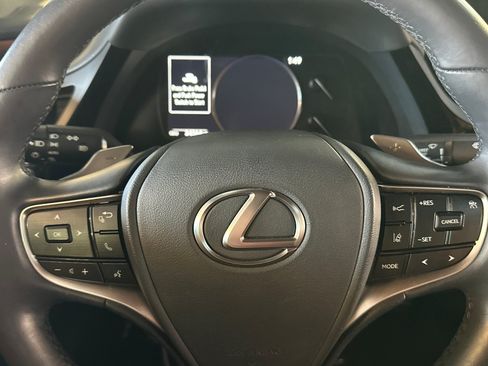 Used 2025 Lexus ES 300h w/ Premium Package FWD image 15