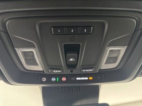 Used 2022 Chevrolet Silverado 1500 ZR2 AWD/4WD image 23