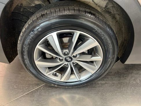 Used 2019 Hyundai Santa Fe Limited FWD image 10