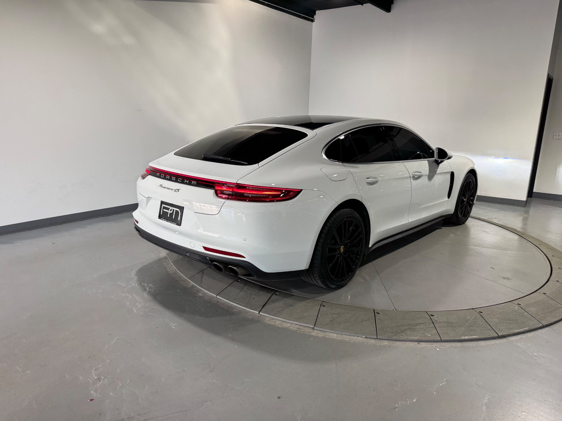 Used 2017 Porsche Panamera 4S AWD/4WD image 14