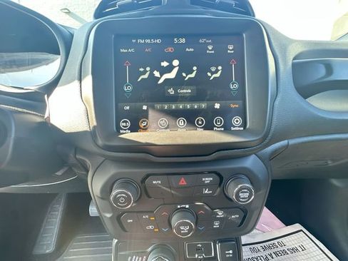 Used 2022 Jeep Renegade Trailhawk AWD/4WD image 21