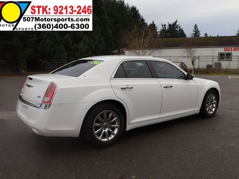Used 2012 Chrysler 300 Limited RWD image 9
