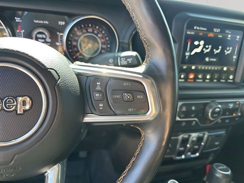 Used 2021 Jeep Gladiator Overland image 31
