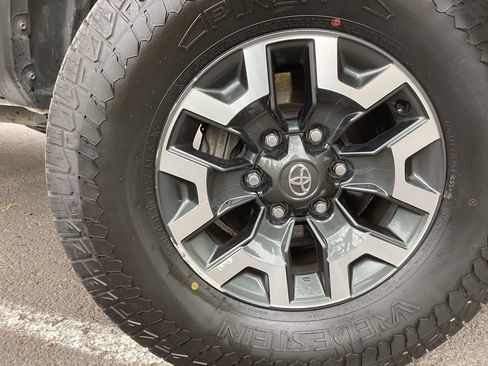 Used 2023 Toyota Tacoma TRD Off-Road AWD/4WD image 5