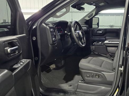 Used 2024 Chevrolet Silverado 2500 Custom w/ Custom Convenience Package AWD/4WD image 7