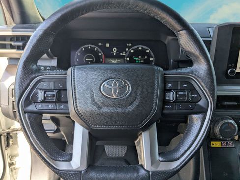 Used 2025 Toyota 4Runner TRD Off-Road image 10