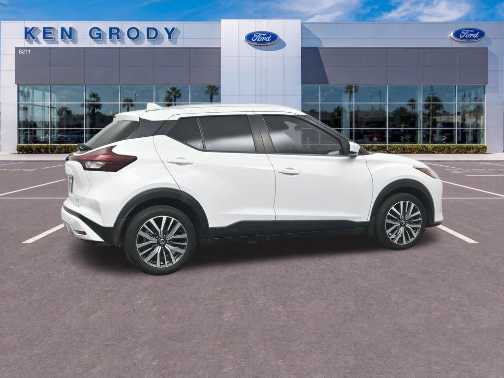 Used 2021 Nissan Kicks SV FWD image 6