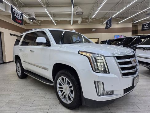 Used 2016 Cadillac Escalade 4WD image 4