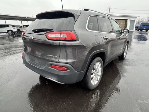 Used 2017 Jeep Cherokee Limited image 6