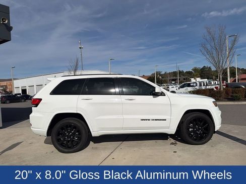 Used 2018 Jeep Grand Cherokee Altitude image 11