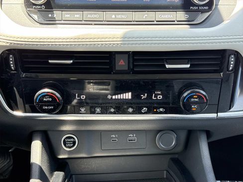 Used 2022 Nissan Rogue SV AWD/4WD image 11