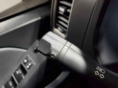 Used 2022 Nissan Frontier SV image 15