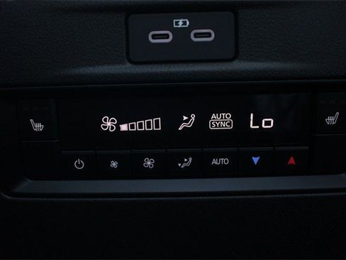 Certified 2025 MAZDA CX-70 Plug-In Hybrid w/ Premium Plus image 40