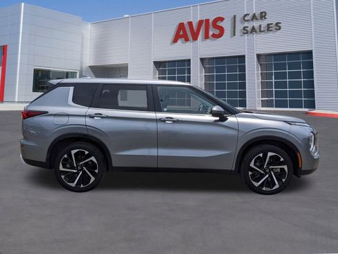 Used 2024 Mitsubishi Outlander SE image 7