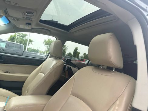 Used 2019 Subaru Outback 2.5i Limited AWD/4WD image 8