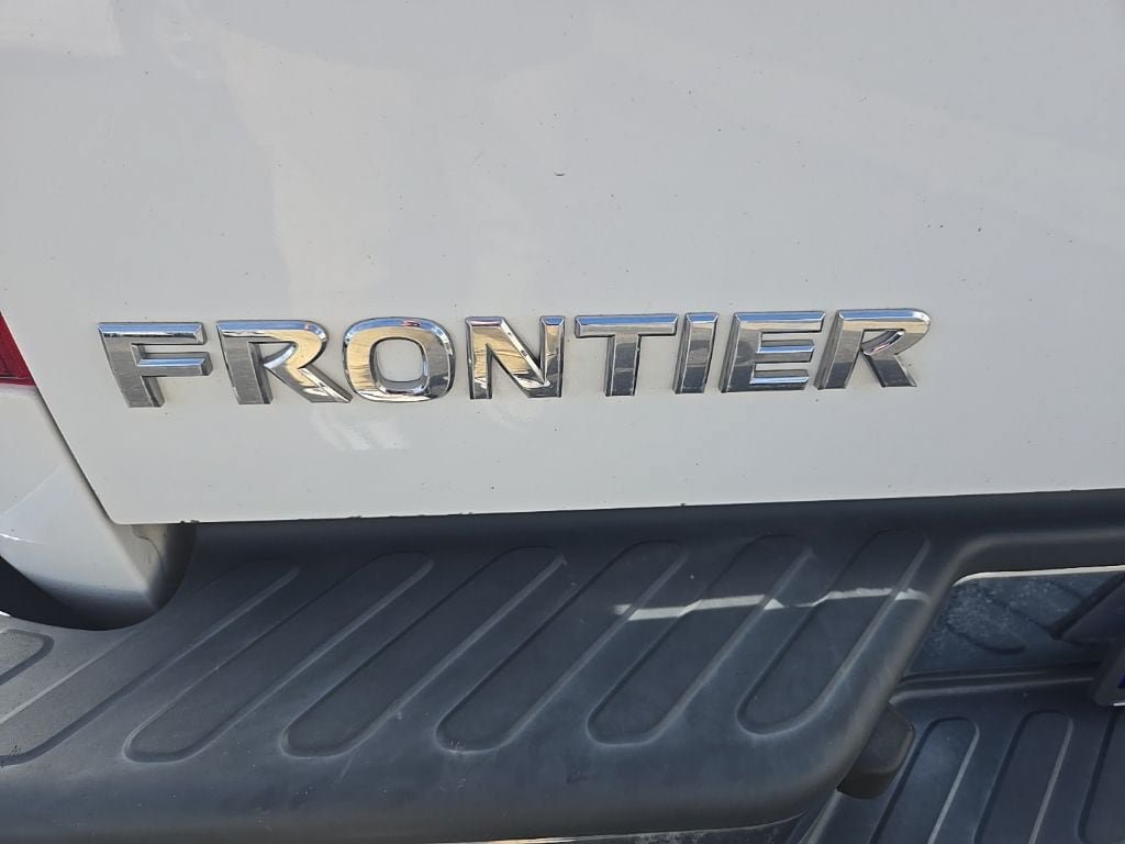 Used 2009 Nissan Frontier SE w/ SE Value Truck Pkg AWD/4WD image 36