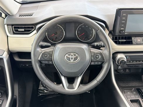Used 2021 Toyota RAV4 XLE Premium FWD image 18