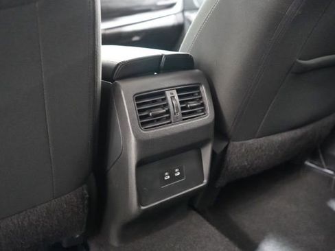 Used 2024 Nissan Rogue SV image 31