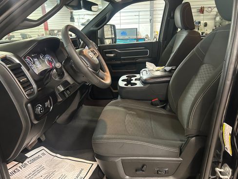 Used 2025 RAM 2500 Big Horn AWD/4WD image 42