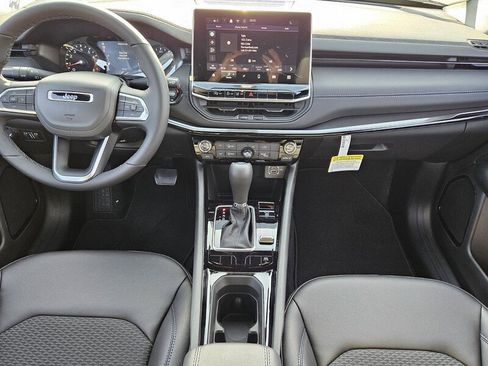 New 2026 Jeep Compass Latitude image 12